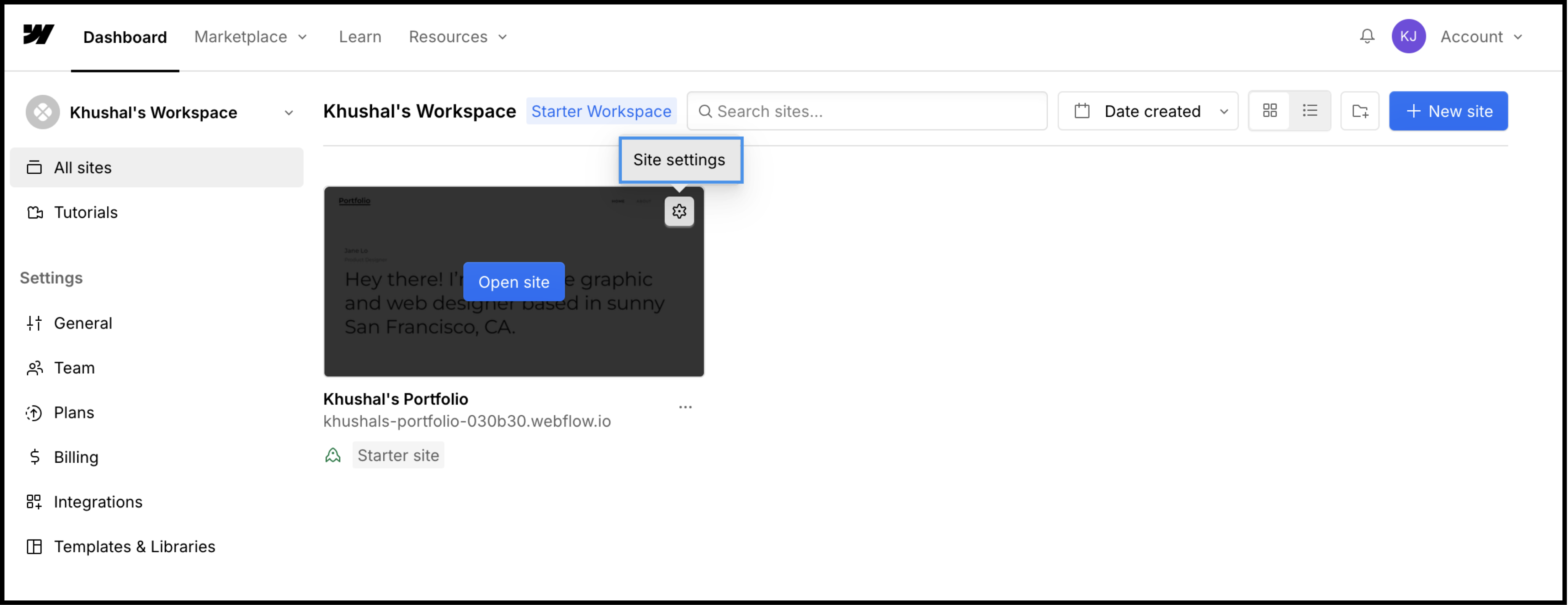 Panel de control de Webflow que resalta el botón de configuración del sitio para un proyecto